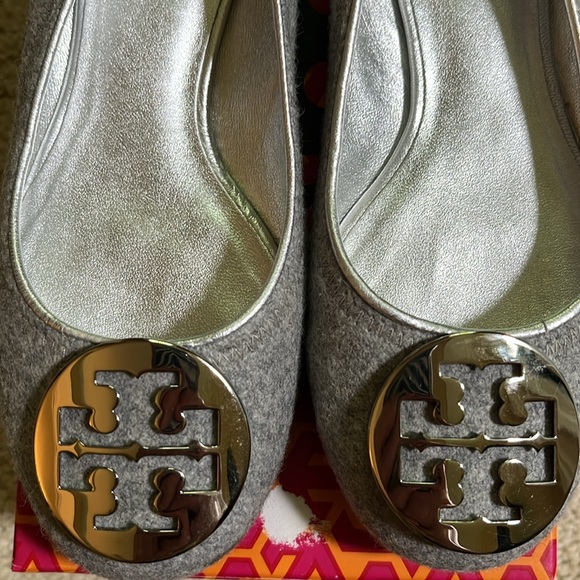 Tory Burch Reva - gray flannel. Lightly worn - Picture 4 of 4